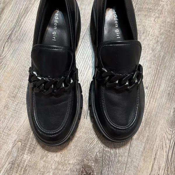 Madden Girl lug sole goth chain loafers Black - Image 5