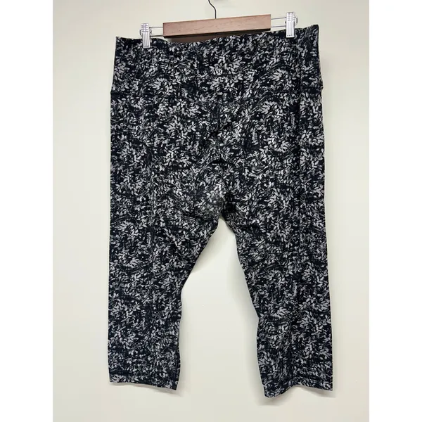 lululemon Align High-Rise Crop 21" Blossom Overlay Starlight‎ Multi Size 18 - Image 3