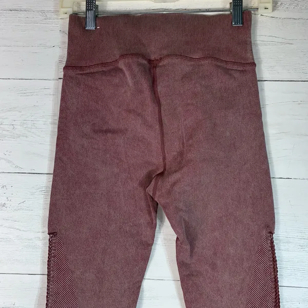 Offline By Aerie Size Medium Real Me Hi Rise 7/8 Leggings burgundy - Image 5