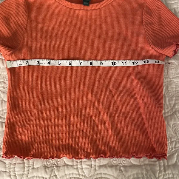 Wild Fable Cropped‎ t-shirt size medium - Image 3