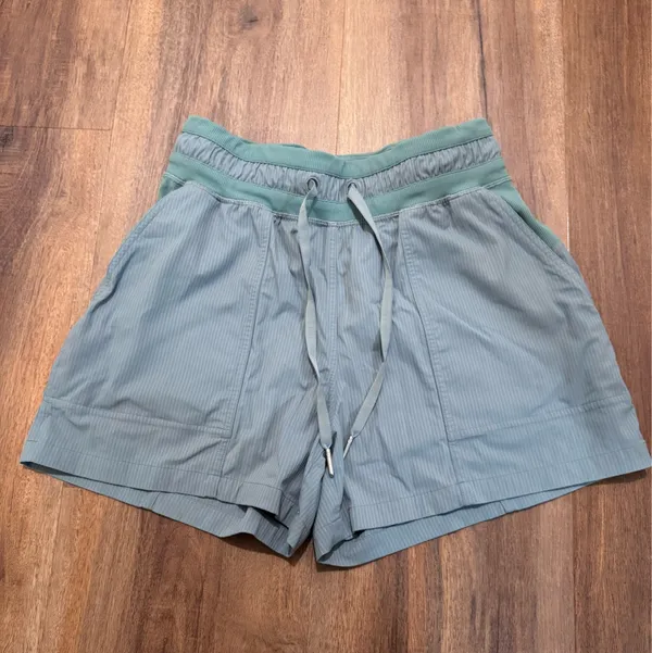 Studio High-Rise Lululemon Dance Shorts 3.5" - Image 3