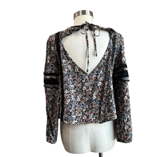 American Eagle Floral Open Back Ruffle‎ Lace Detail Blouse Size M - Image 4