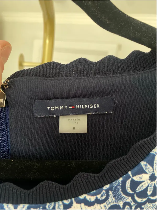 Tommy Hilfiger Medallion Dress Fitted Knee Length Preppy Nautical Nantucket Mod - Image 6