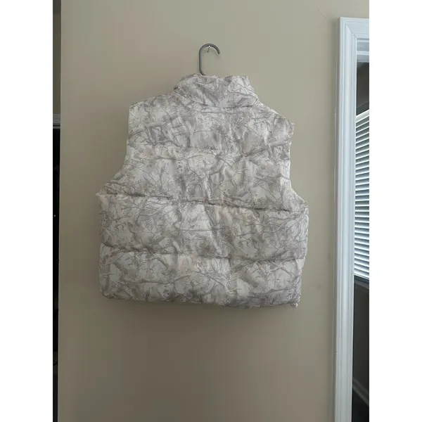 Better / Together Snow Camo Puffer Vest Women's XL Beige Cream Tree Branch Zip U - Image 2