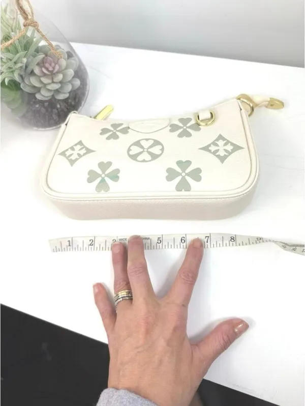 Cute NWOTs Women’s Purse White - Image 6