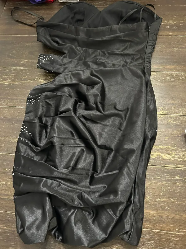 Homecoming Dress Black Size 6 - Image 3