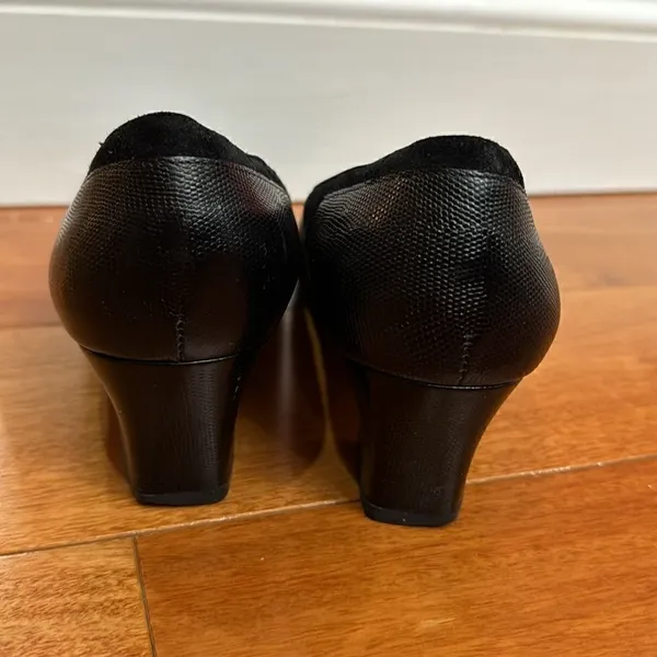 SALVATORE FERRAGAMO Black Suede ‎ and Leather Square Toe Heels Pumps Sz 8 - Image 4
