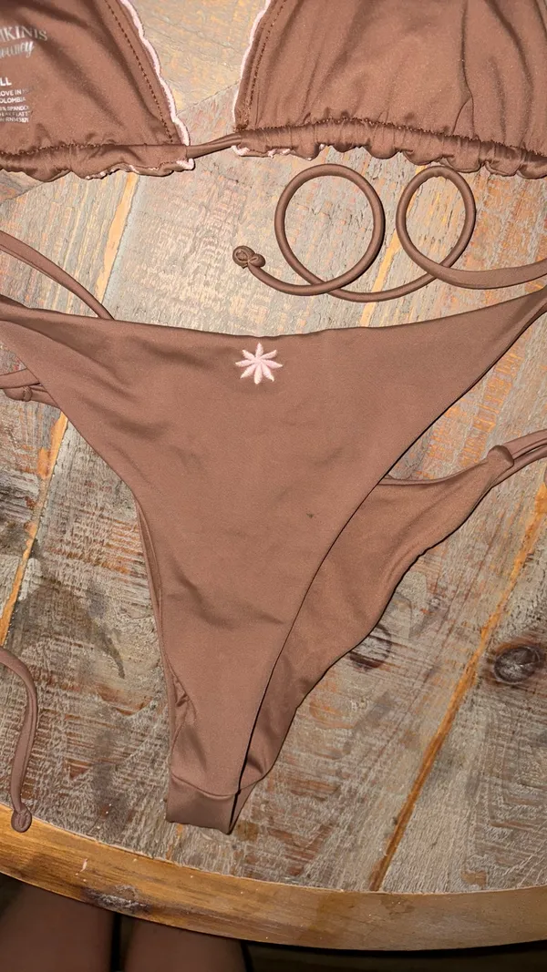 Frankies Bikinis Set - Image 4