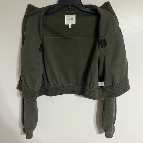 Aerie Green Ribbed Corduroy Zip Up Women's Cropped‎ Jacket Size Medium - Image 8