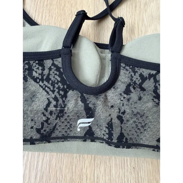 Fabletics 2 Piece set Sports Bra/Define PowerHold High-Waisted Legging Small - Image 4