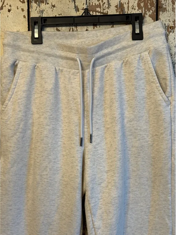 Yogalicious Cloud Plush Aspen Jogger size small - Image 2