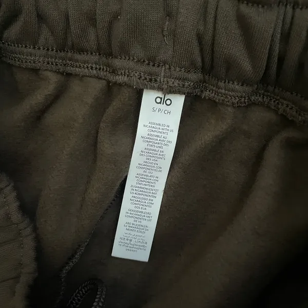 Alo Yoga NWT Accolade Straight Leg Sweatpants in Expresso Color Size S - Image 9