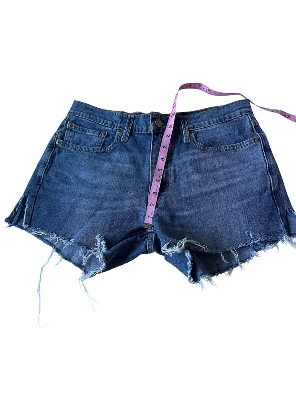 Levi’s classic high-rise denim cutoff shorts - Image 4
