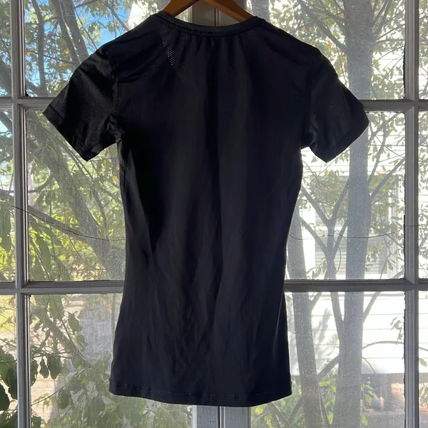 NWOT Nike Dry Fit Top - Image 2