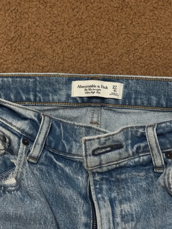Abercrombie 90s Ultra High-Rise straight Jeans - Image 2