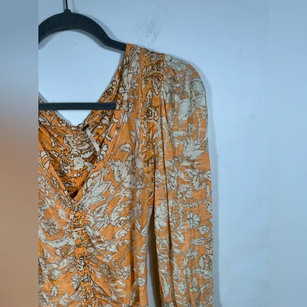 Free People Floral Crop Top XS Orange Cream Boho Long Sleeve Ruched Front Blouse - Image 4