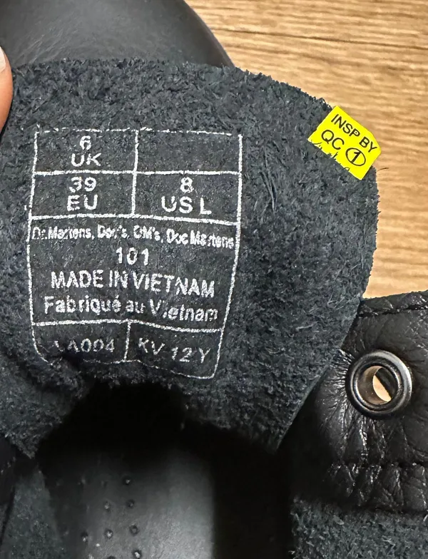 Dr Martens air wait leather ankle boots - Image 10