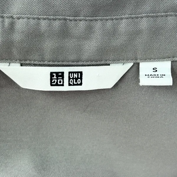 Uniqlo Blouse Womens Small Minimalist Elevated Casual Modern‎ Chic Gray Top S - Image 7