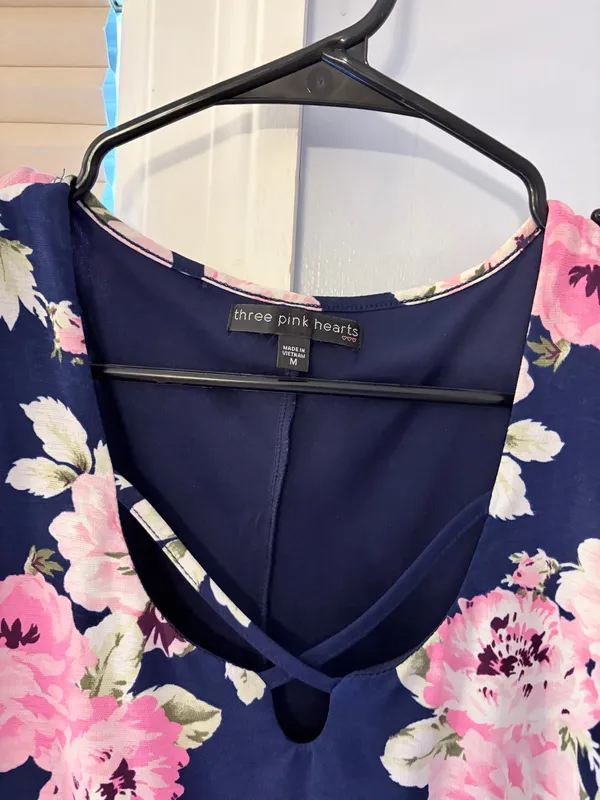 Three Pink Hearts Maxi Dress - Image 3
