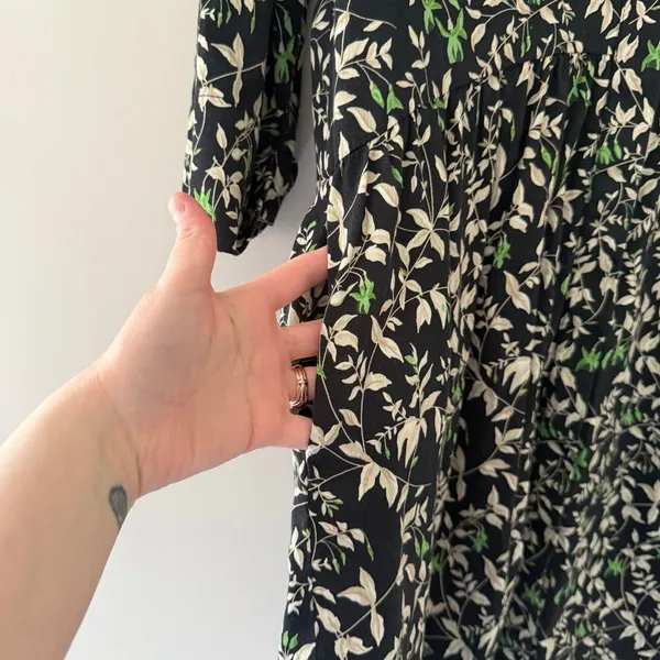 Tuckernuck Floral Tiered‎ Dress Button Front Green Black Floral Cotton Sz Medium - Image 7