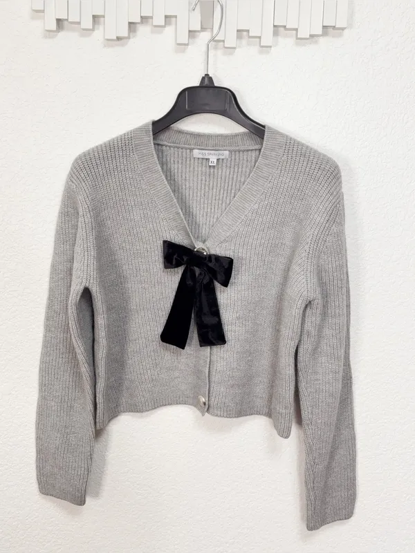 Miss Sparkling Gray Cropped Cardigan with Removable Black Velvet Bow Pin - Image 2