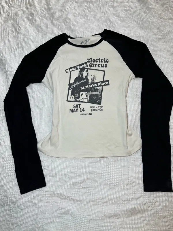 Brandy Melville John Galt Electric New York Circus Long Sleeve t-shirt - Image 2