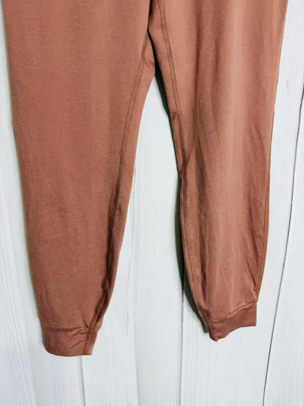 Vuori Women’s Terracotta Performance Jogger Pants Size XS (26 x 24) - Image 3