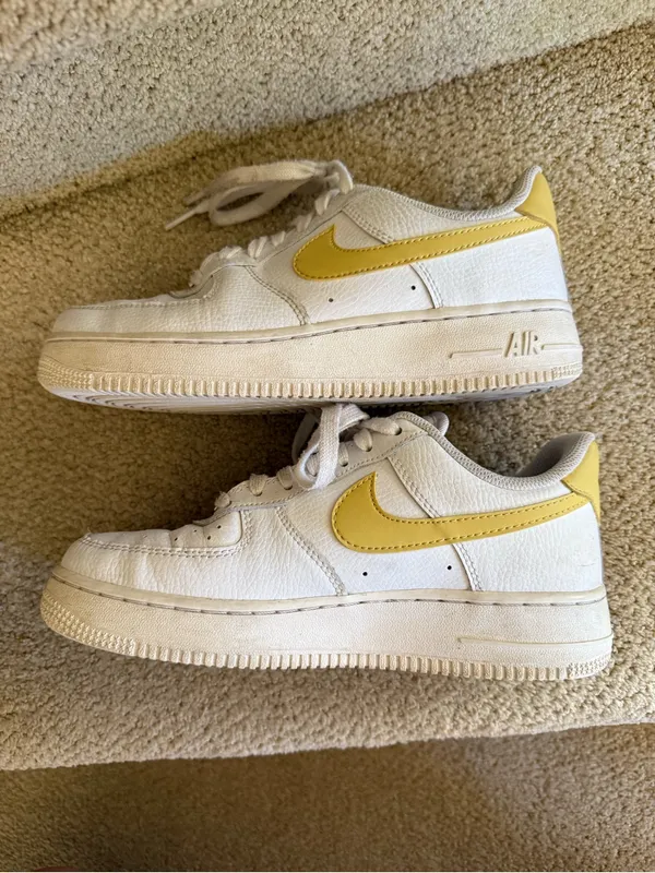 Nike White Low-Top Sneakers with Yellow Swoosh - Image 5