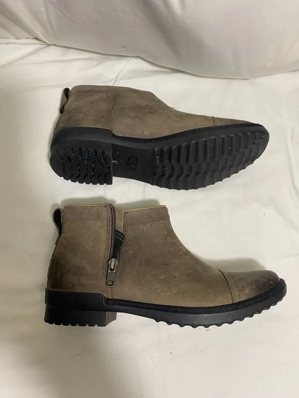UGG Waterproof Leather Ankle Boots Women's US 8 / EU 39 Brown Side Zip Shearling - Image 9