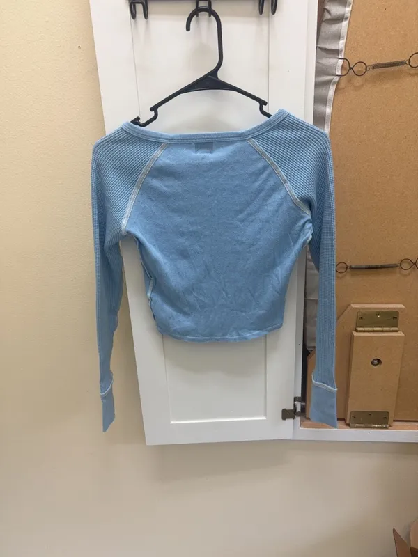 BDG Light Blue Pointelle Waffle Knit Long Sleeve Crop Top Size M - Image 4