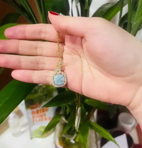 18k Gold Snowflake Necklace Blue - Image 3