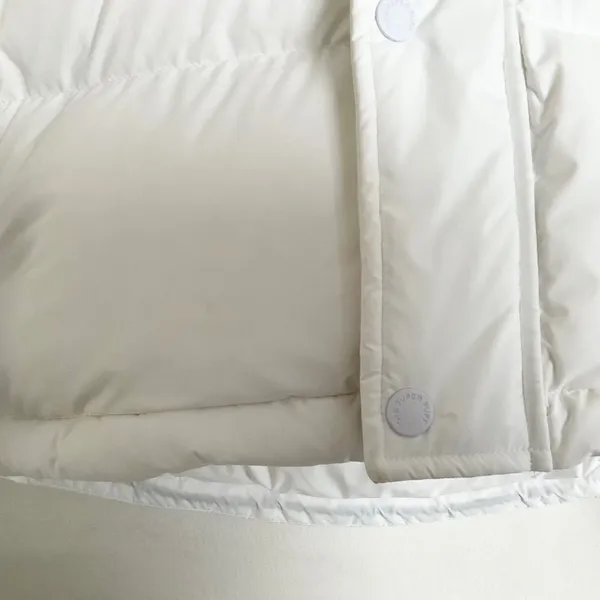 Aritzia The Super Puff™ Shorty cliMATTE™ Down Puffer Jacket White M - Image 3