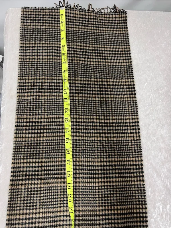 Classic Houndstooth Fringe Shawl Scarf 100% cashmere made in Scotland Neutral - Image 4