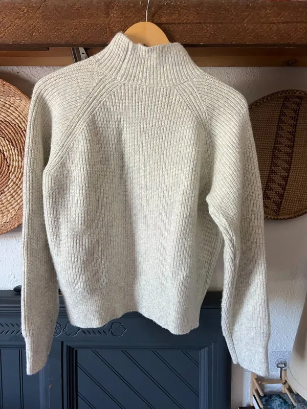 Calvin Klein Soft Ribbed Knit Jumper, wool blend, Small ivory/grey Minimalist - Image 3