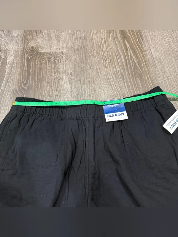 NWT Old Navy Black Cotton High-Rise 4" Inseam Shorts - Image 8