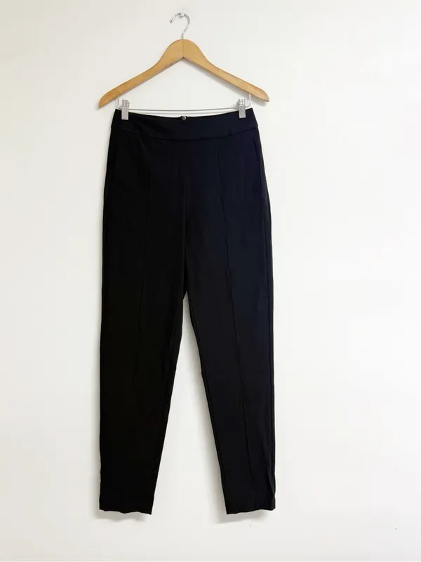 Lululemon Black Tapered Trouser Pants Back Zip Pockets Approx Size 6 - Image 5