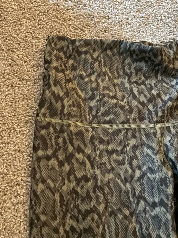 Old Navy Green Bike Shorts - Image 2