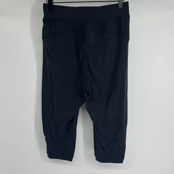 Lululemon Black High Rise Crop Pants Size‎ 6 Athleisure Activewear Nulu - Image 2