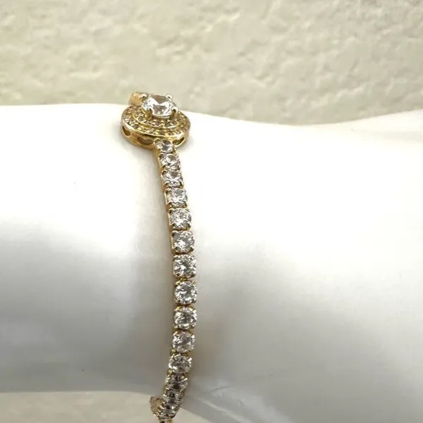 Gold tone rhinestone adjustable bracelet - Image 4