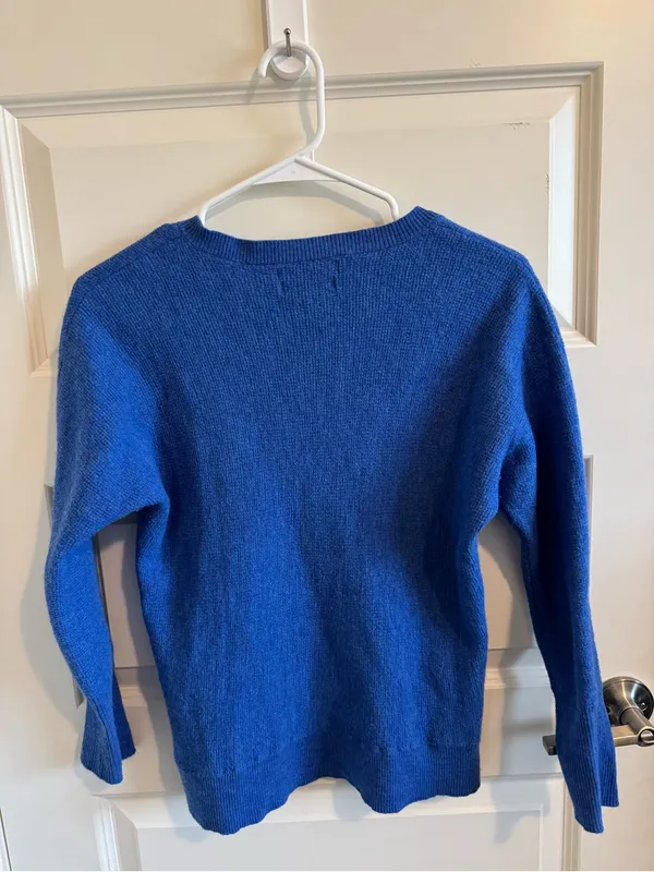Tahari 100% ExtraFine Merino Wool Blue Sweater - Image 4