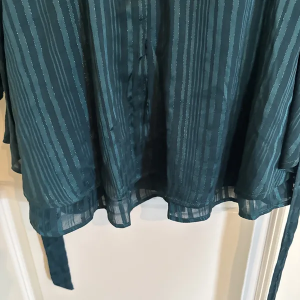Allison + Kelly Emerald Green Faux Wrap Mini Dress Size‎ Medium - Image 5