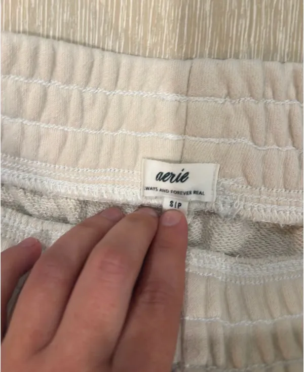 Aerie Cream Shorts - Image 3