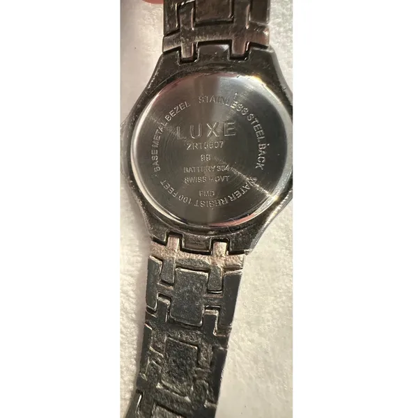 LUXE Swiss‎ Quartz Women's Silver Tone Analog Watch Elegant Timepiece - Image 5