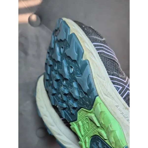 Asics Women's Black and Green Boots - Image 9