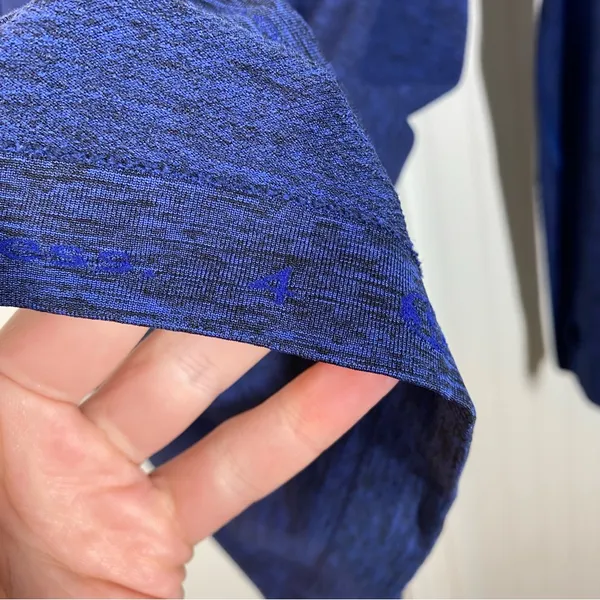 Lululemon sapphire‎ blue swiftly long sleeve size 4 thumbholes athletic - Image 4