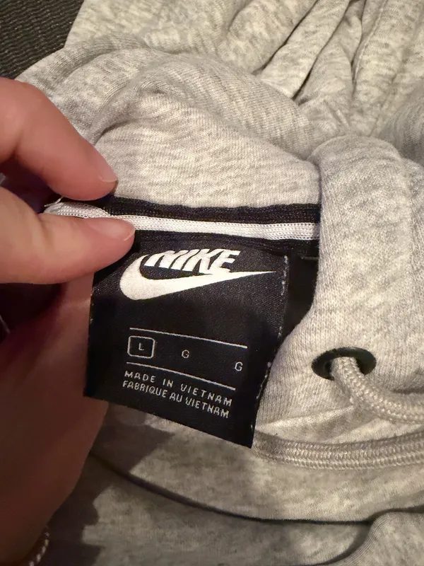 Nike hoodie - Image 2