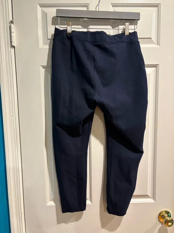 Quince navy blue performance ponte knit ankle pants sz L - Image 2