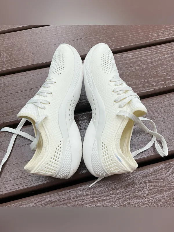 Lightweight CROCS Women's Lace-Up Sneakers - Image 13