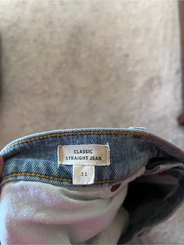 Madewell Classic Straight Jeans in Meadowland Wash 31 - Image 7