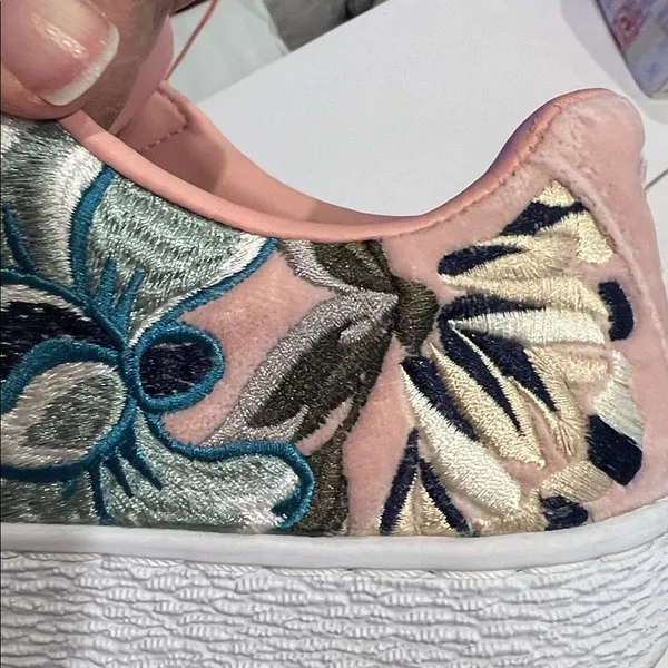 Puma Basket Heart Hyper Embroidery women's shoes size 7 - Image 10